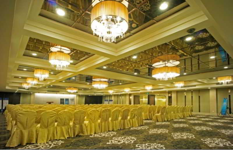 Xujiahui Park Hotel Shanghai Exterior photo
